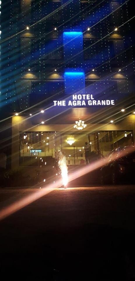 Hotel Agra Grande By Goyal Hoteliers Exterior photo